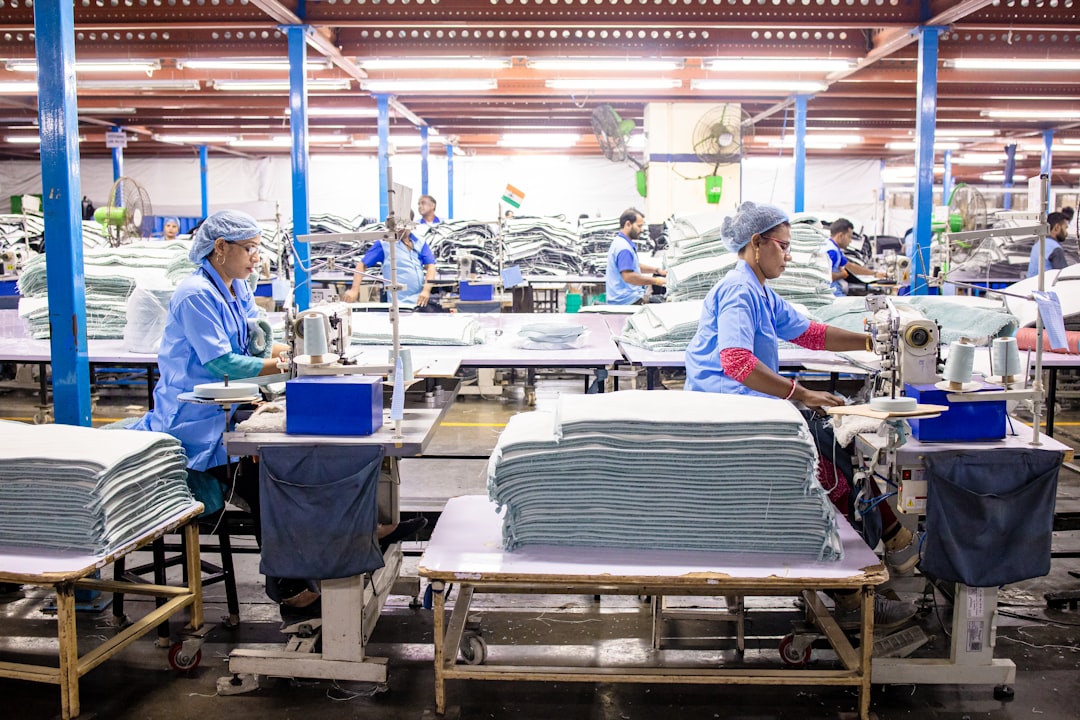 El 60% de tu trabajo podría ser automatizado: guía para adaptarte a la IA sin perder tu empleo en 2026